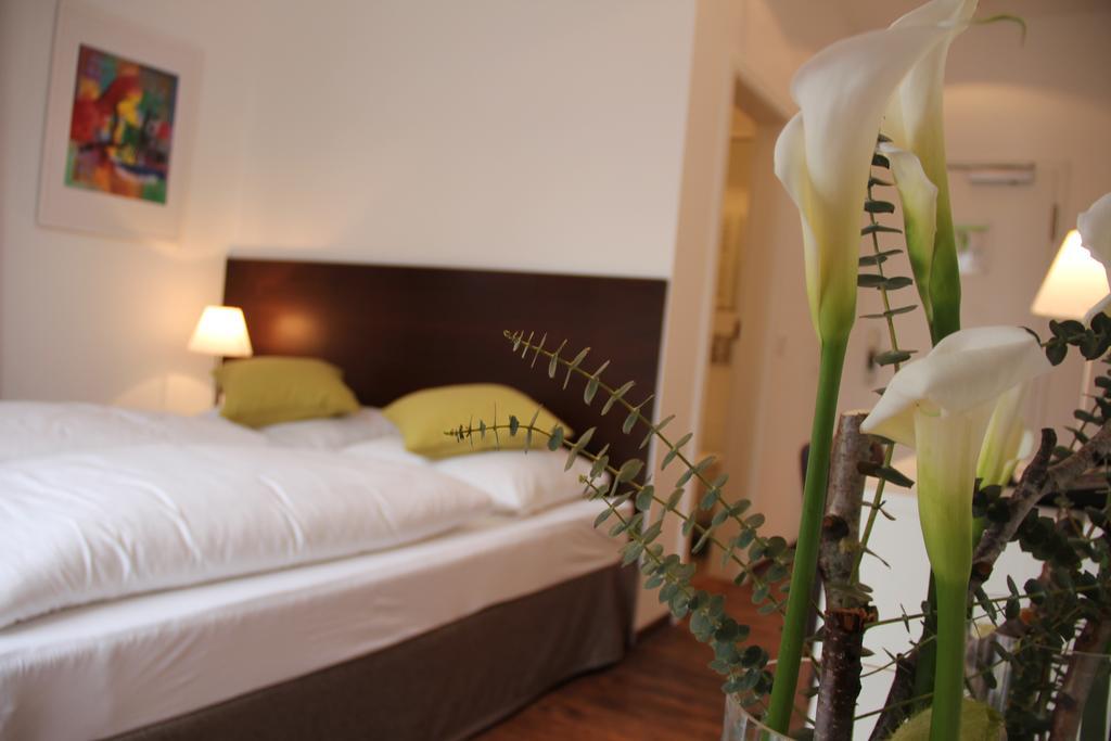 Hotel Restaurant Schwan Wertheim Room photo