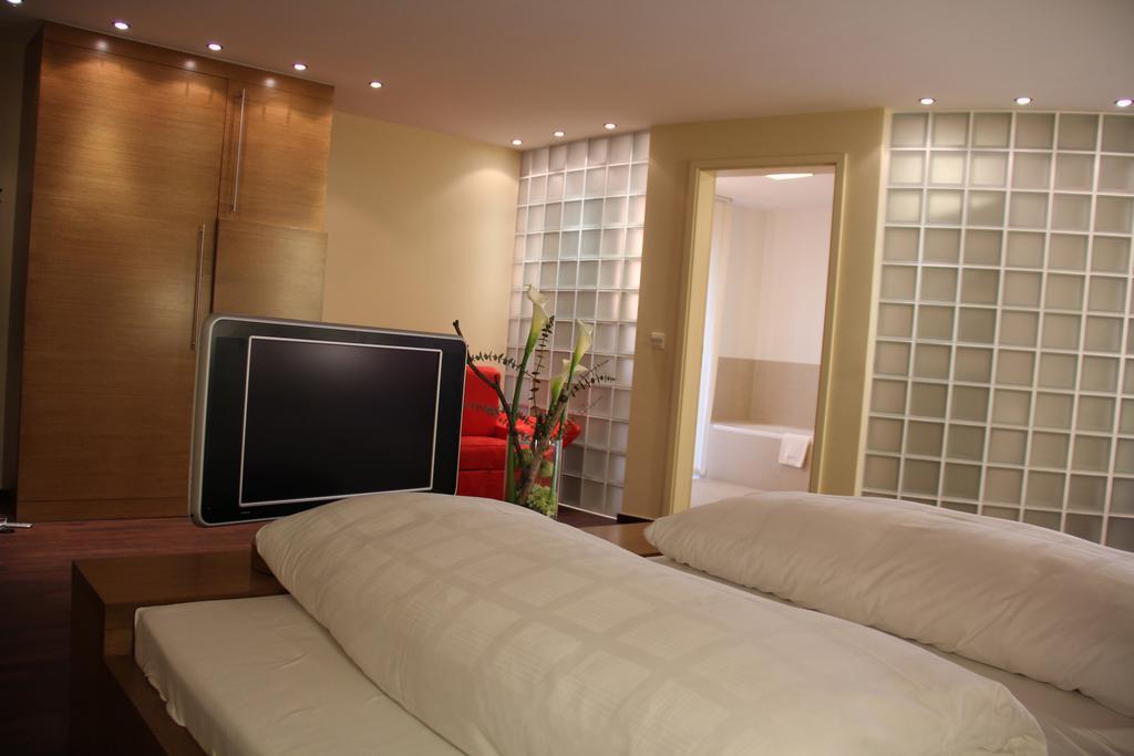 Hotel Restaurant Schwan Wertheim Room photo